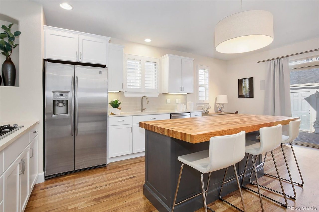 Ceiling and wall repaint in a Denver metro home